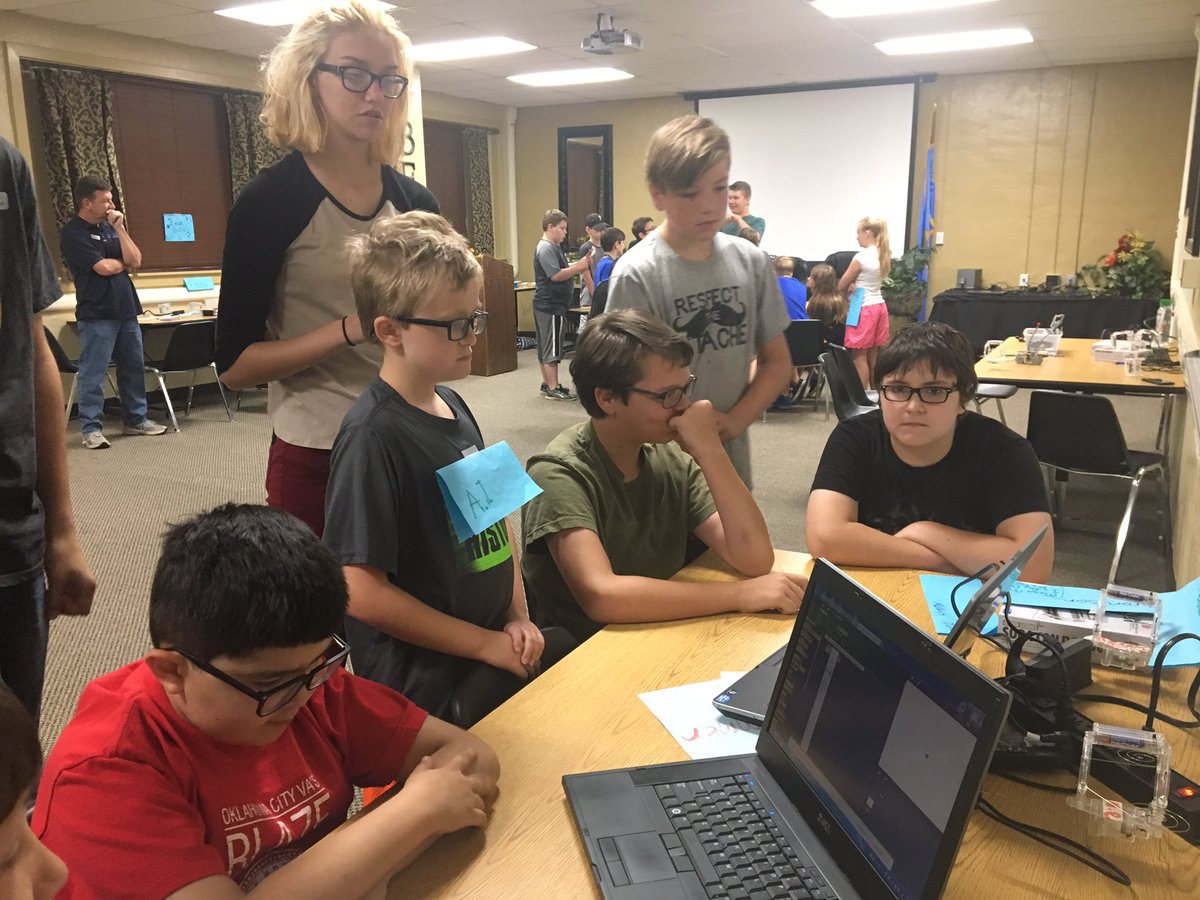 NobleBearBotics's tweet photo. Day 3: Beginning FIRST Lego League Robotics https://t.co/43LboLQr2B