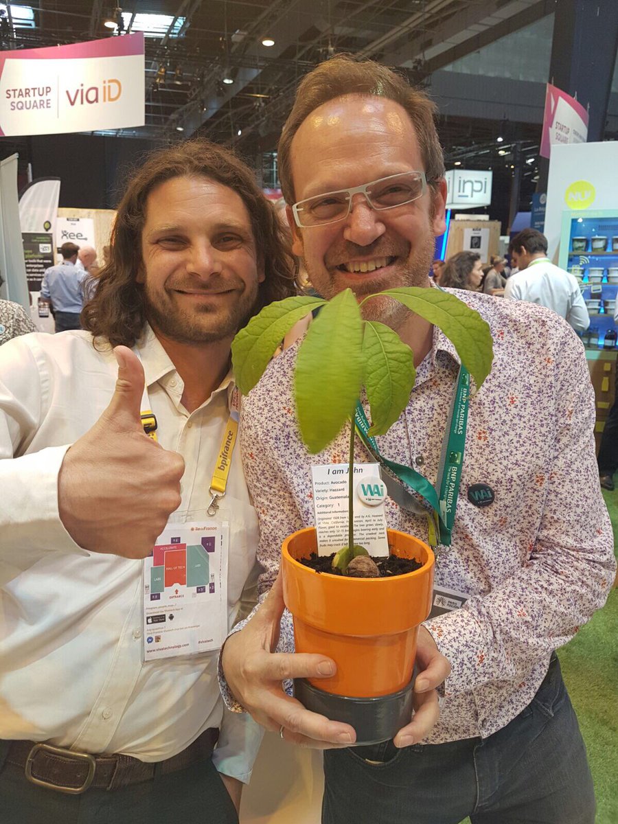 SpotLightCCS's tweet photo. John 🤳:#96-97 John finally met @FranckMaistre at #VivaTech2017 
#borntobewai 
#SelfiewithJohn 
#sorrytodisrupt 
#EAGEPARIS2017 https://t.co/rNiFzNC0SO