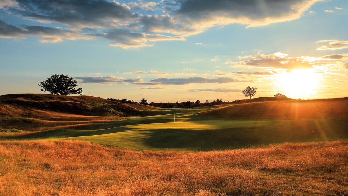 Titleist's tweet image. Most players. Longest record. #1 choice at the U.S. Open for 69 years and counting: The #1ballingolf.