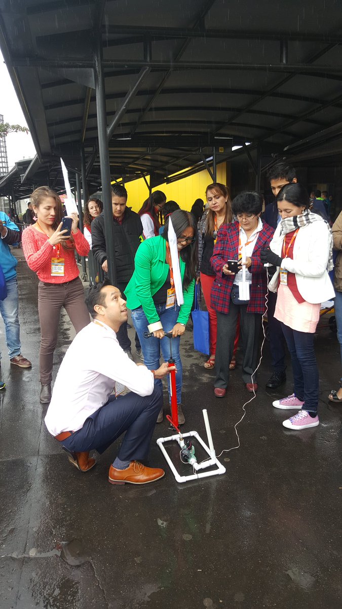 JuanJoLargo's tweet photo. El aprender haciendo va de la mano con la educación STEAM. Innovación Educativa #RedEducaSTEAM @educoas @InnovumC #VirtualEduca https://t.co/5s0WdLiYjY