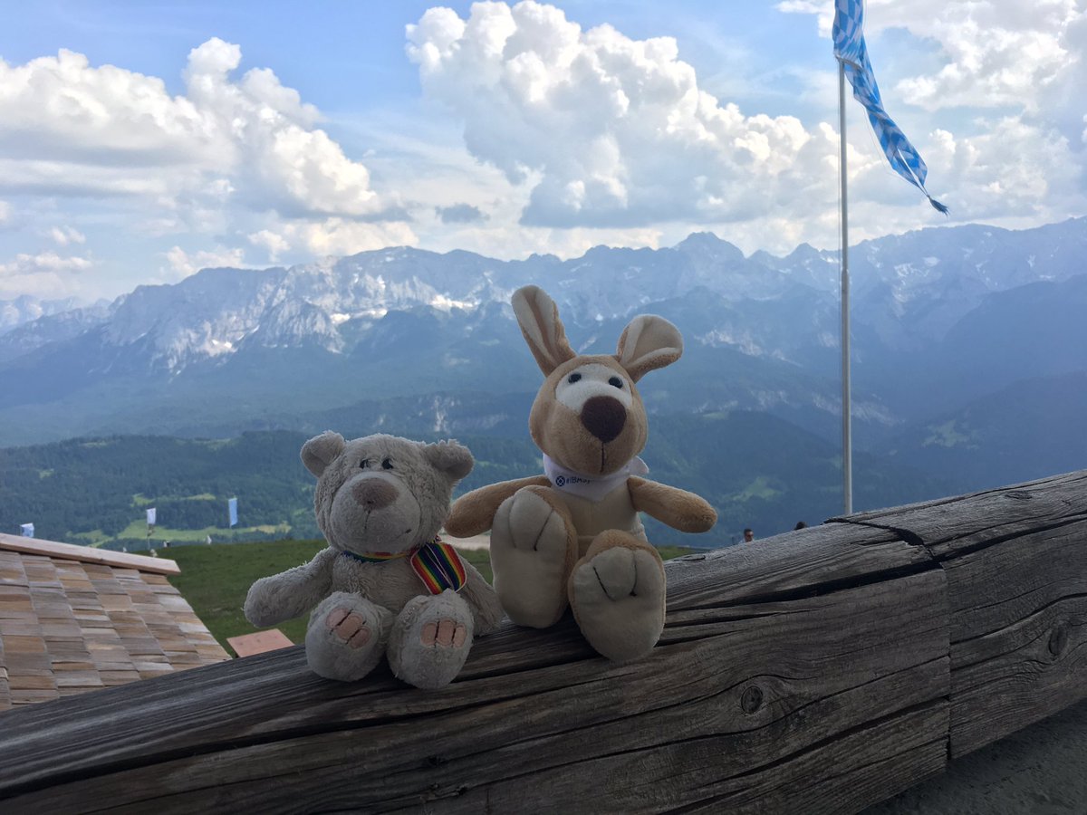 J_R_MUC's tweet photo. #IntrepidSydney did some hiking on the #Wank in #GarmischPartenkirchen today with friends. @IBAevents #ibasydney https://t.co/Gz499Yg0yp