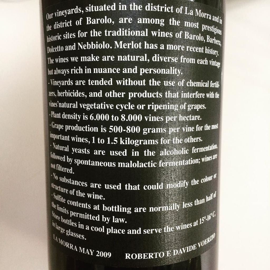 wineloon_simon's tweet photo. The best back label I have read for some time. The juice inside is not too shabby either
#robertovoerzio #nebbiol… https://t.co/kecb3K7NDT https://t.co/jNGFI4uL8E