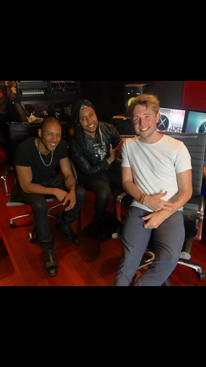 MADHAUSMUSIC's tweet photo. Awesome day yesterday putting in work for two of our incredible artists. Stay tuned. @_AMBERTIANA_ @OnlyAlexPonce https://t.co/eynAHiN9PB