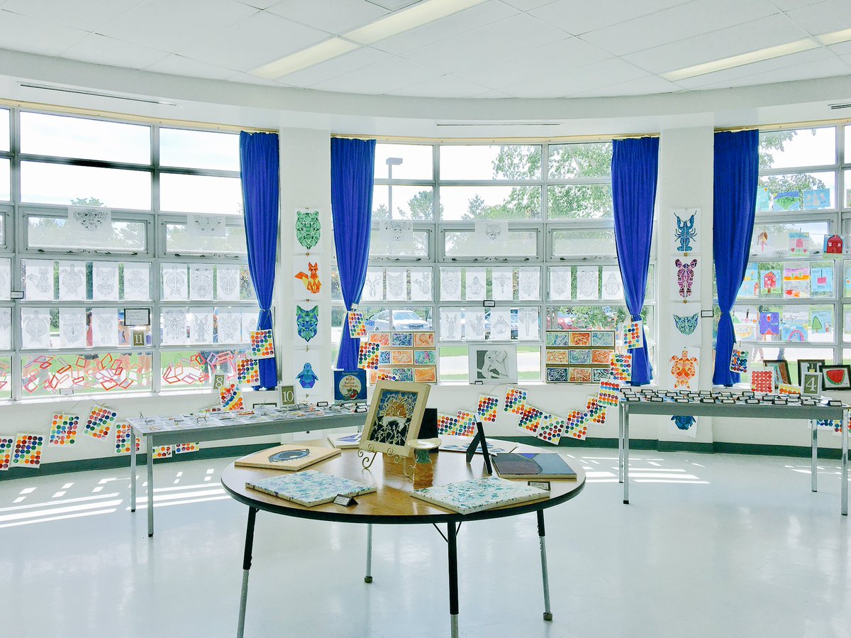 MsClements_'s tweet photo. Countless hours were spent by the 217 SYPS artists who created each 1 of these pieces of artwork. It has all paid off. Way to go terriers 🎨! https://t.co/Sax6rXdNRY