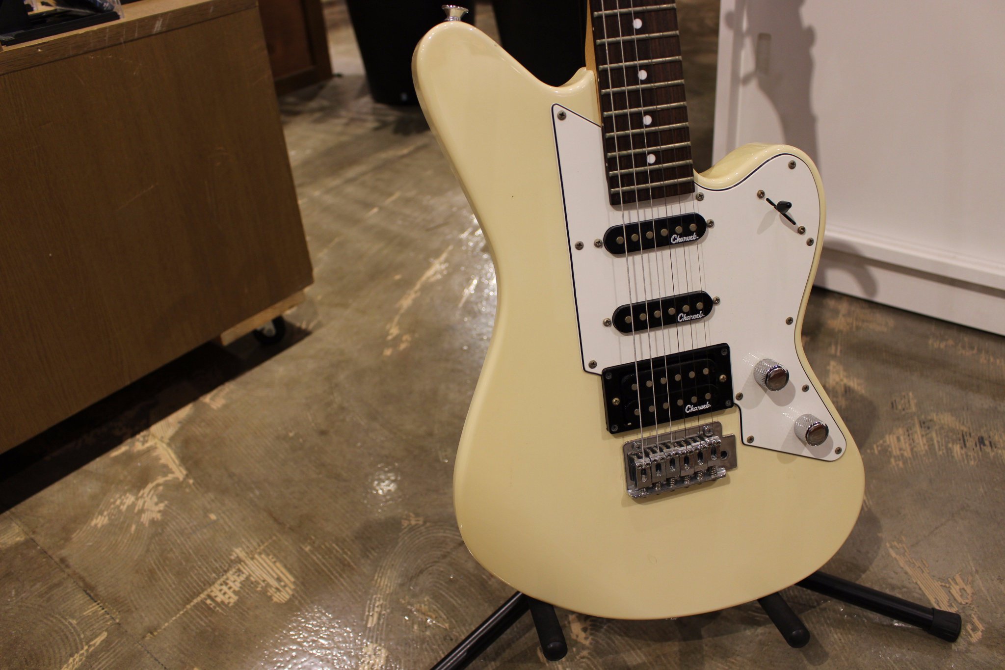 シャーベル/サーフキャスター （Charvel SurfCaster with 付き H/C）