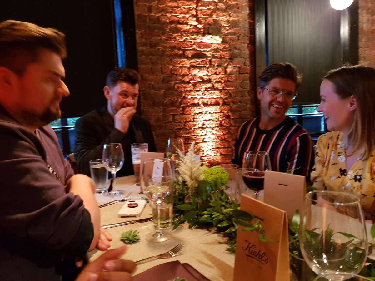 deric_tv's tweet photo. Dining with a difference this eve @KiehlsUK Great food &amp; smashing company #groomingsolutions #kiehlsireland https://t.co/odUHgVqENo