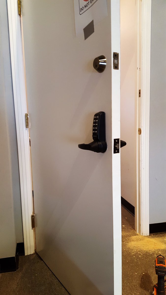 DSLocksmith's tweet image. (818)584-4854 #locksmithLA 
High security digital lock .
#woodlandhills #sanfernandovaley #simivaley #calabasas #berverlyhills #Hollywood