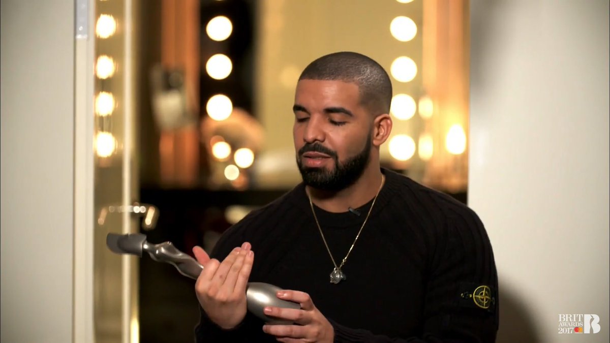 drake_forever11's tweet photo. #IChooseDrake https://t.co/Iy9pT2lOca