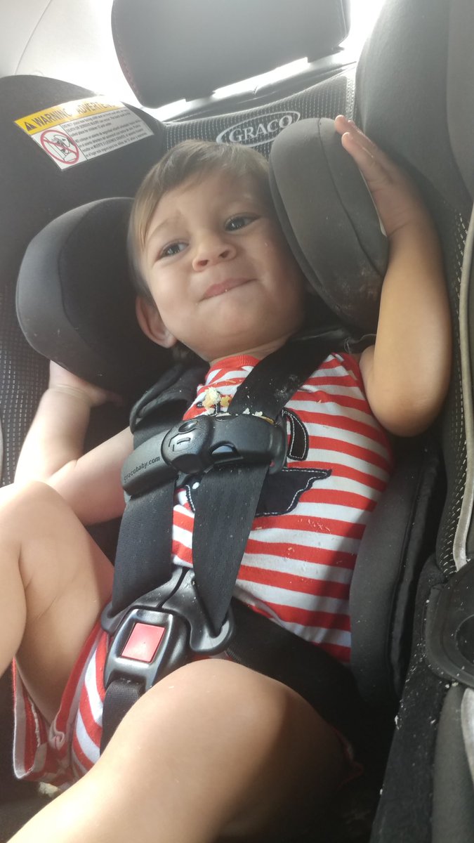 MissKathy815's tweet photo. #IPad is his BFF when having 👶😭😰 🙈 #Unlimited #Netflix #TmobileOne #TMobile TY @JohnLegere for #Changingwireless4Good @KenBittner https://t.co/aUYGQy4fLD