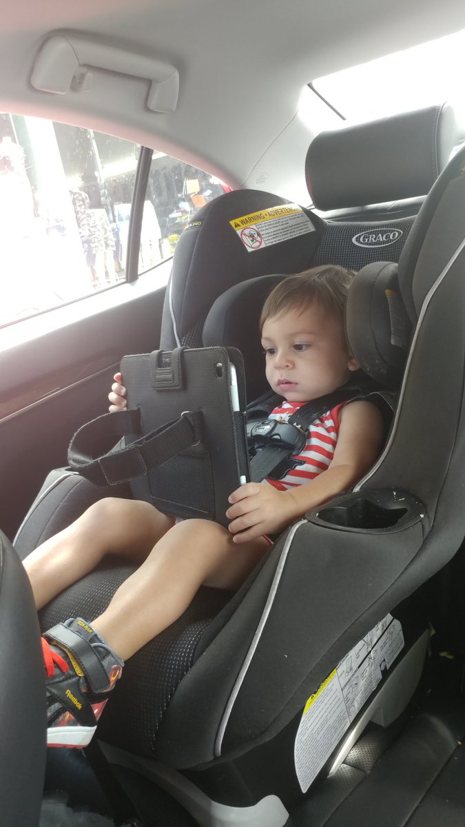 MissKathy815's tweet photo. #IPad is his BFF when having 👶😭😰 🙈 #Unlimited #Netflix #TmobileOne #TMobile TY @JohnLegere for #Changingwireless4Good @KenBittner https://t.co/aUYGQy4fLD