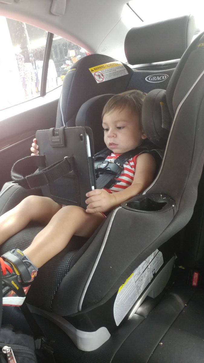MissKathy815's tweet photo. #IPad is his BFF when having 👶😭😰 🙈 #Unlimited #Netflix #TmobileOne #TMobile TY @JohnLegere for #Changingwireless4Good @KenBittner https://t.co/aUYGQy4fLD