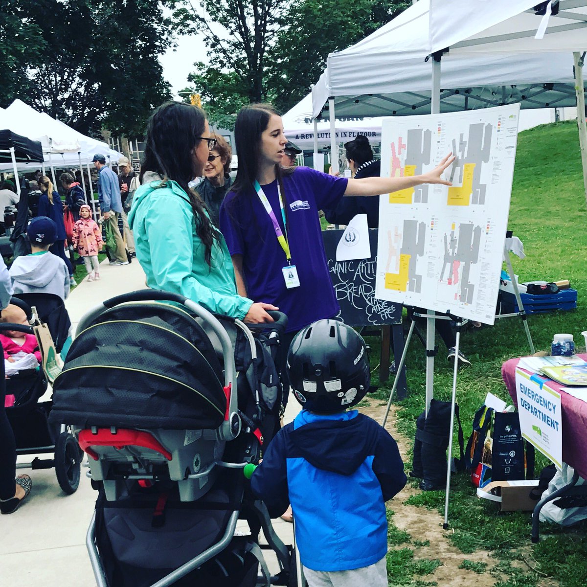 MGHToronto's tweet photo. Out talking with more neighbours about construction plans. This time at the East Lynn Park Farmers Market. #danfortheast @EastLynnMarket https://t.co/FA7NHO18n1