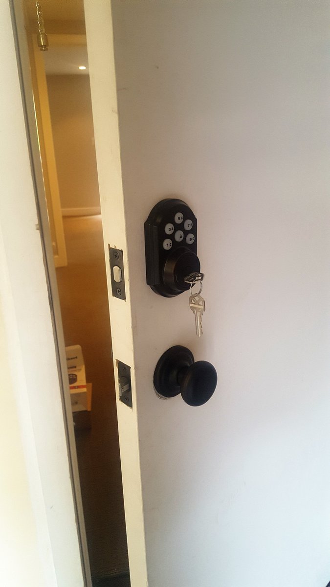 lock_genius's tweet photo. Lock Genius Solutions (415)792-1000
High security digital lock
#DalyCity #SanFrancisco #Pacifica #SanRefael #PaloAlto #LostGatos #LocksmitDL https://t.co/YF27b9Oq6W