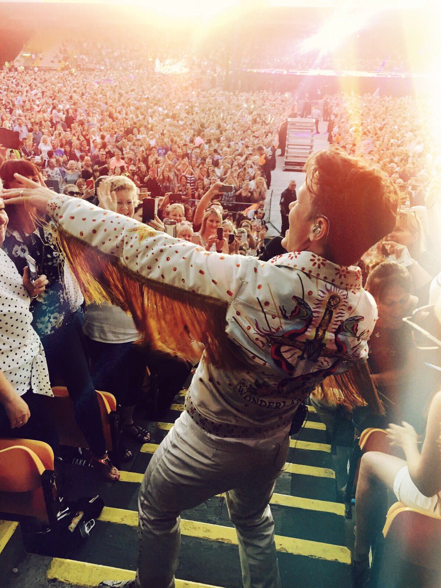 OfficialMarkO's tweet photo. Norwich so great to meet you for the first time!!!
Thank you for coming out to see us...
Same time same place tomorrow anyone??
Love
M.O
X https://t.co/sP5gjqcM6x
