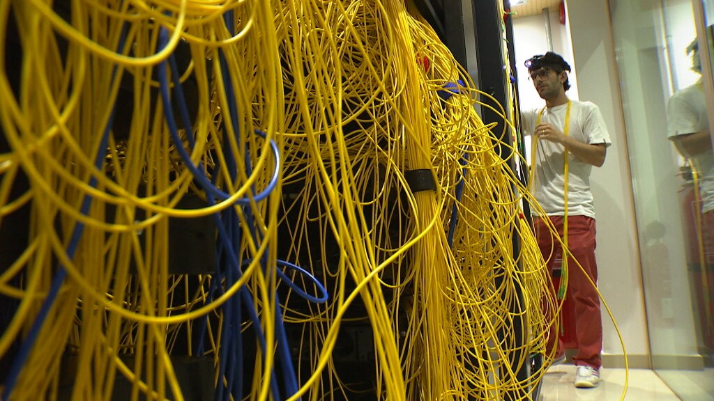 3CatInfo's tweet image. Quan el peix petit es menja el gros: operadors locals de telecomunicacions revolucionen el mercat de la fibra òptica
bit.ly/2tsgy6W