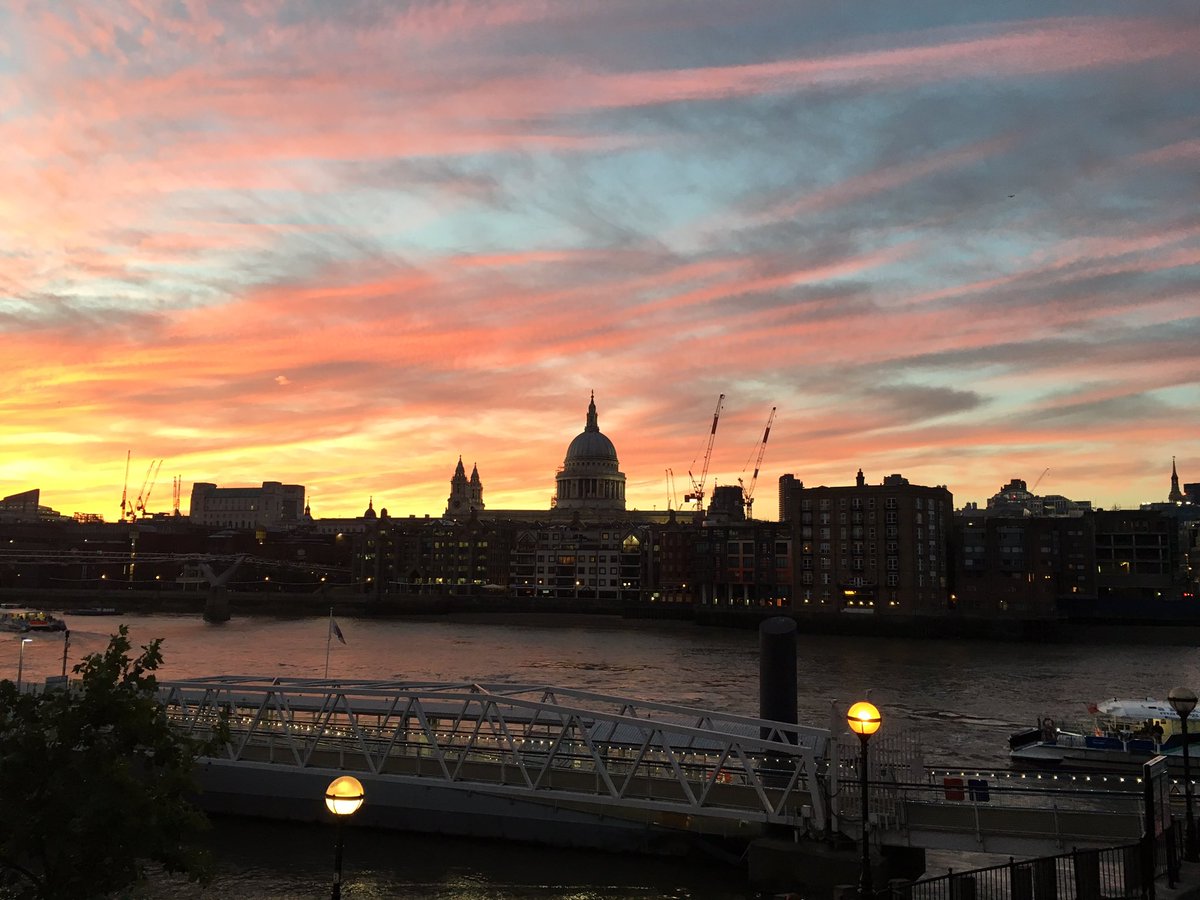 Stunning view for our team dinner in London #leadNBCU