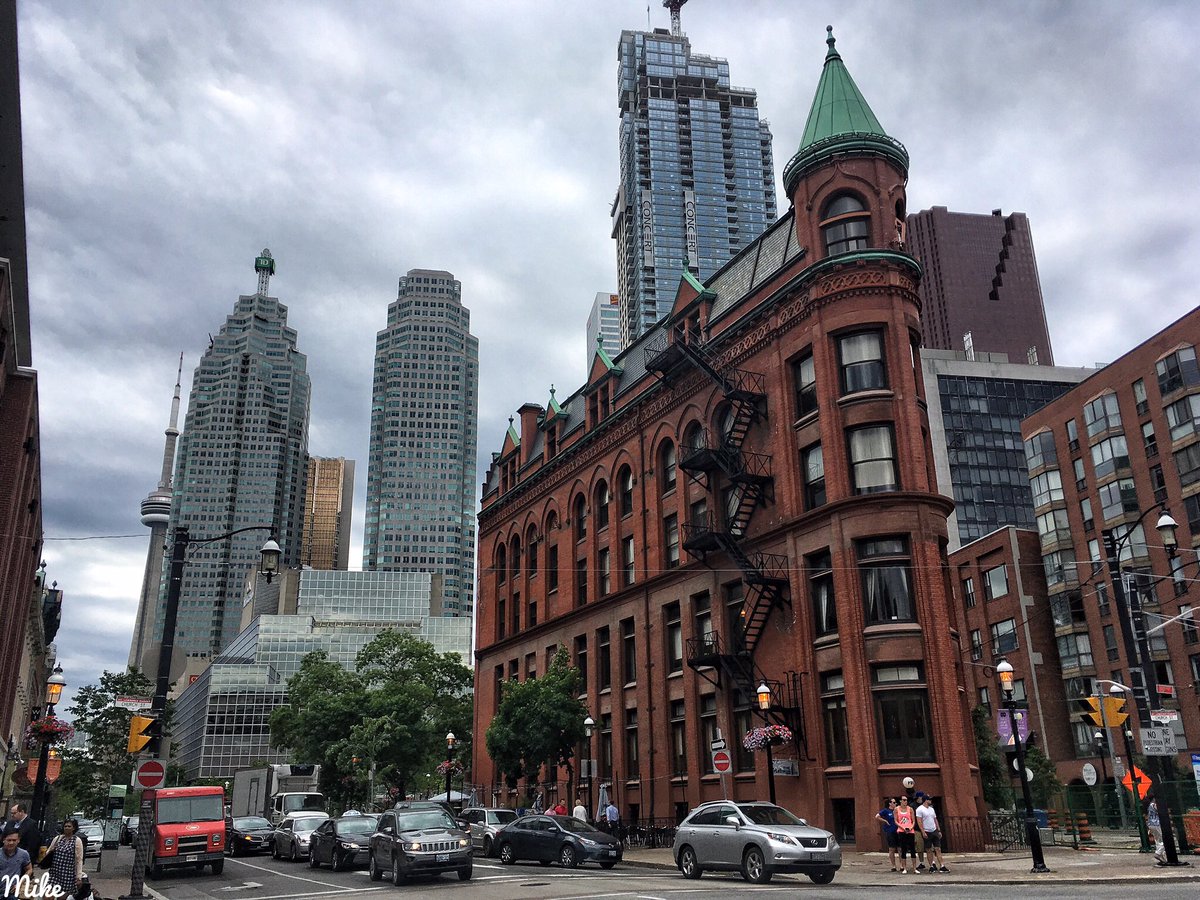Burkes_Photos's tweet photo. #Toronto , how's it going? #ThankyouToronto #MySuperbshot #xoTO #streetsofto @StreetsTO @ThankYouToronto @xoTO @streetsoftdot @SuperbShots https://t.co/pDpiWZPEis