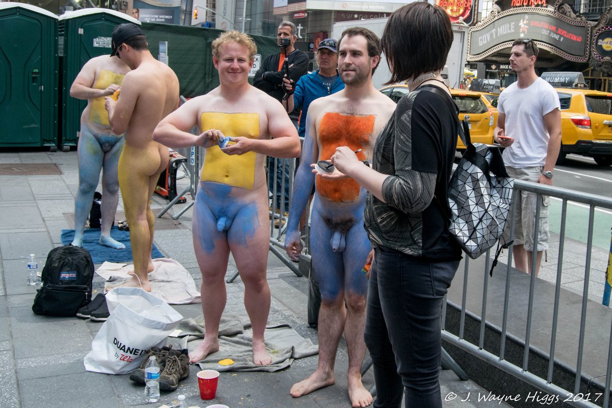 jwhimages's tweet photo. Four more photos from BODY NOTES in Times Square NYC on Friday, June 9, 2017.
#BodyNotes #JWayneHiggs #BodyPainting https://t.co/lDnKTX5kfW