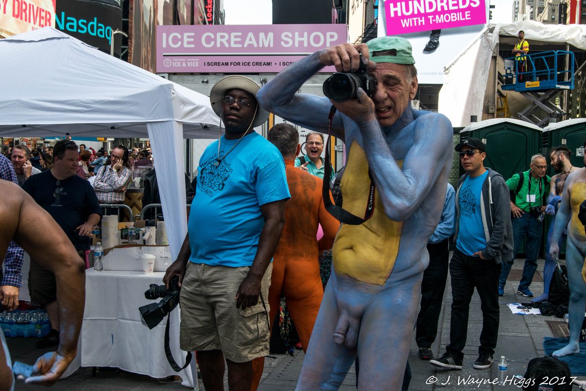 jwhimages's tweet photo. Four more photos from BODY NOTES in Times Square NYC on Friday, June 9, 2017.
#BodyNotes #JWayneHiggs #BodyPainting https://t.co/lDnKTX5kfW