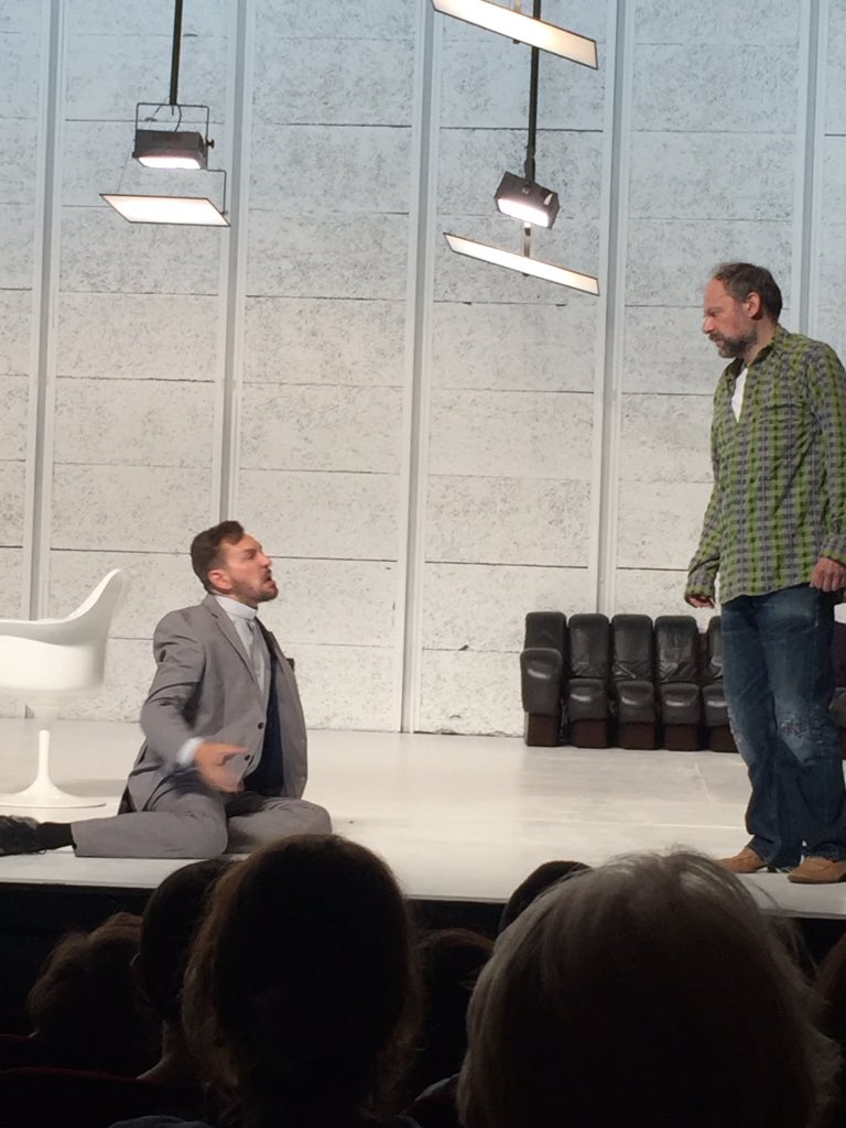 CarineAdan's tweet photo. @ComedieFr #VieuxColombier "une vie" de #pascalrambert avec #DenisPodalydès et un #alexandrepavloff #magistral #plaisirdesmots #ecriture https://t.co/TWumdnjhF2