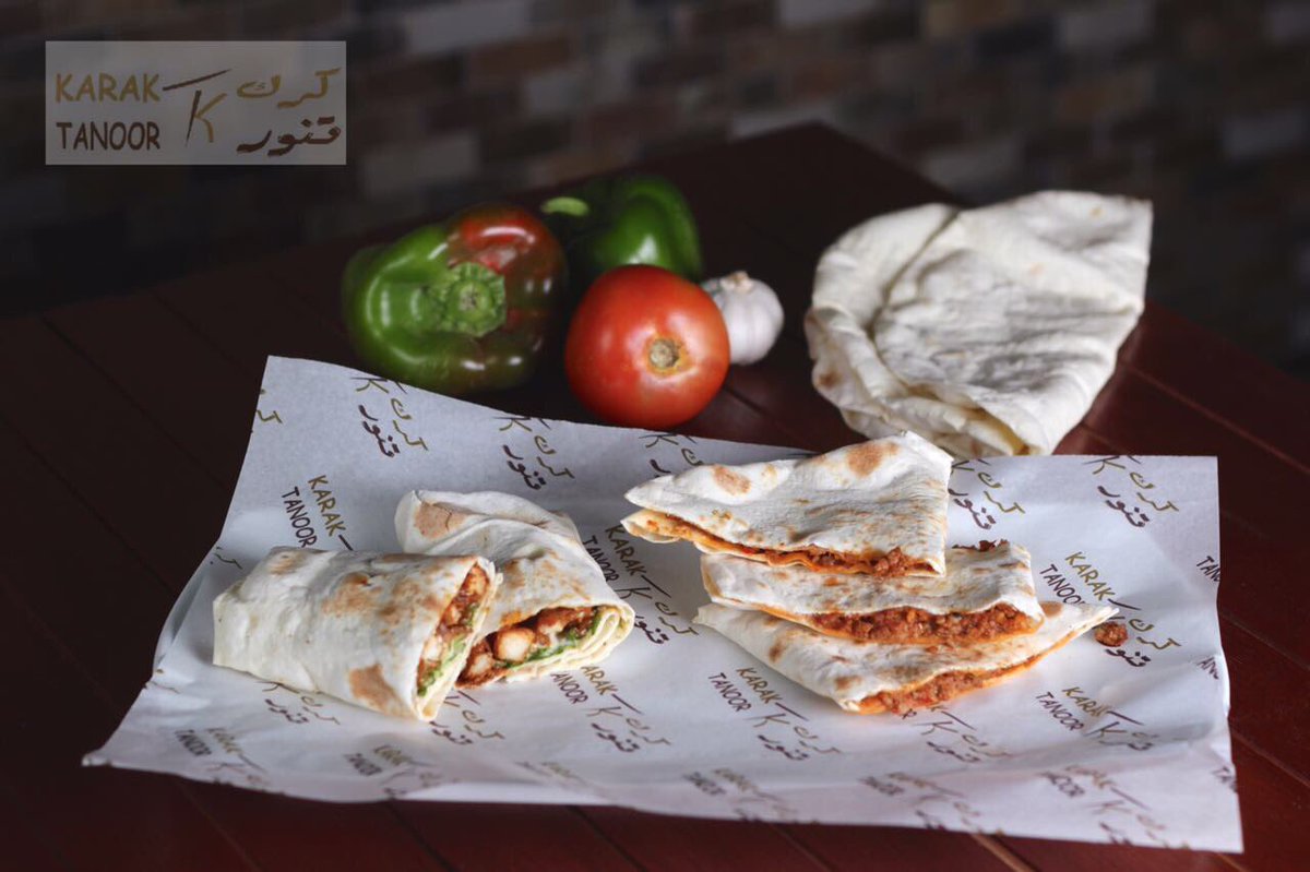 KTanoor's tweet photo. ساندويش الدجاج واللحم الخفيف 😋😋😋.
.
.
.
من #كرك_تنور https://t.co/F0fi5p0j0L