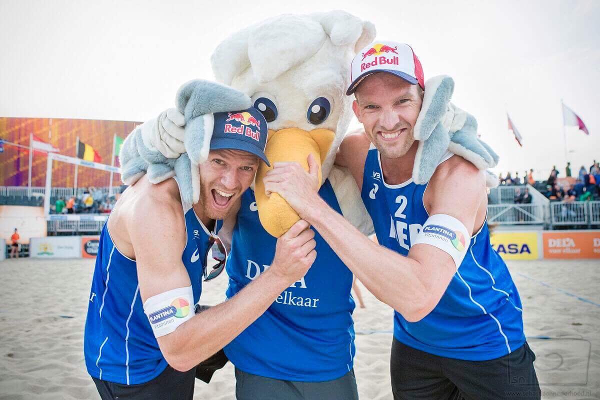 BrouwerMeeuwsen's tweet photo. Overwinning in onze mooie stad achter de duinen! Morgen om 1 uur door. #delabeachopen #BeachBoys https://t.co/d5SflA5PXi
