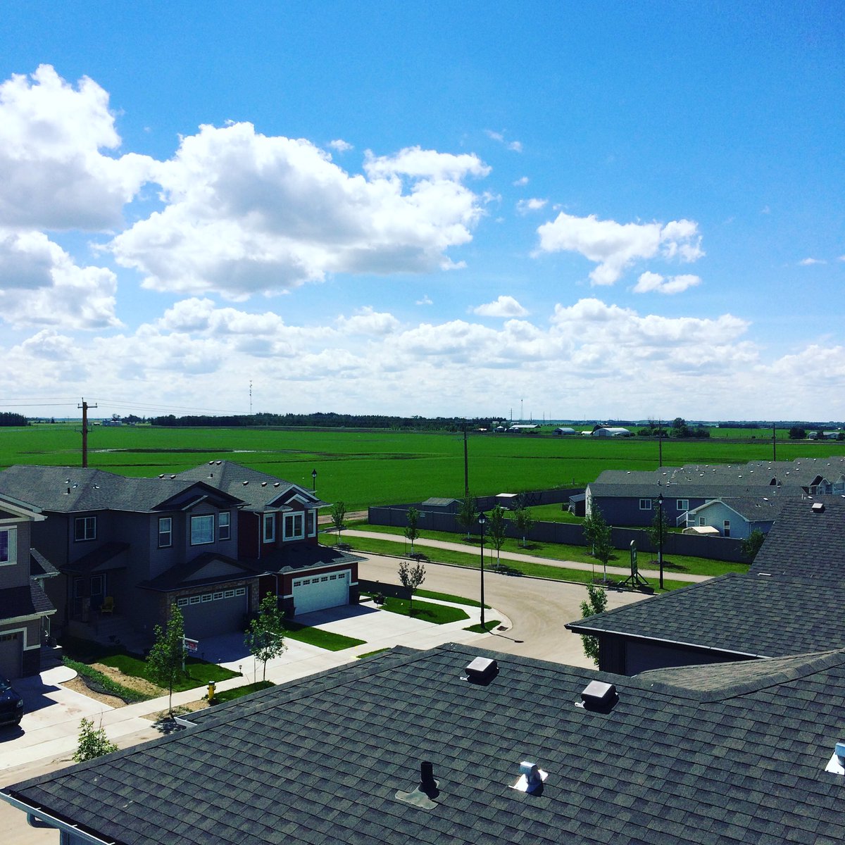 HomesbySherBilt's tweet photo. Our Suntree home is waiting for you. Wide open space and forever sky's. Come home to rest,relax and refresh. 10 Sandalwood Place. https://t.co/w1Bmvm9tnj
