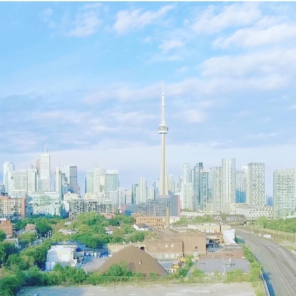 brachynerd's tweet photo. #dronning downtown Toronto! Video coming soon!
.
.
Z.
#techTO #torontoLife #torontoTech #TorontoIG #drongIG #mavic… https://t.co/Uhc5TlUcb7 https://t.co/Ywa8BgJuuH