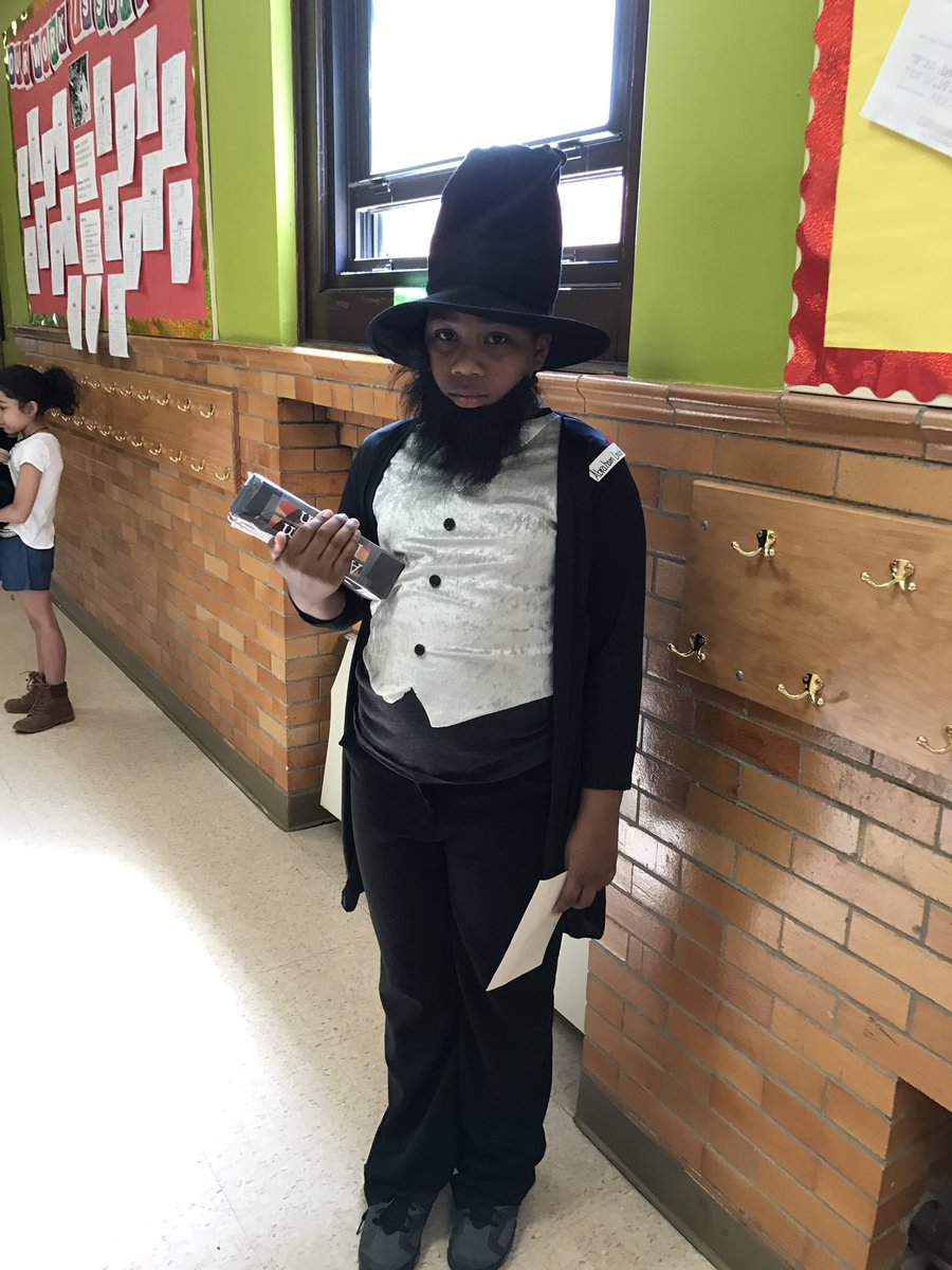 kzotti535's tweet photo. More from the @BSTEMhartford Living Wax Museum today! #biographyunit #dreamteam @MrRichT1P @ME_VanderSloot https://t.co/ZnRNiG9Aut