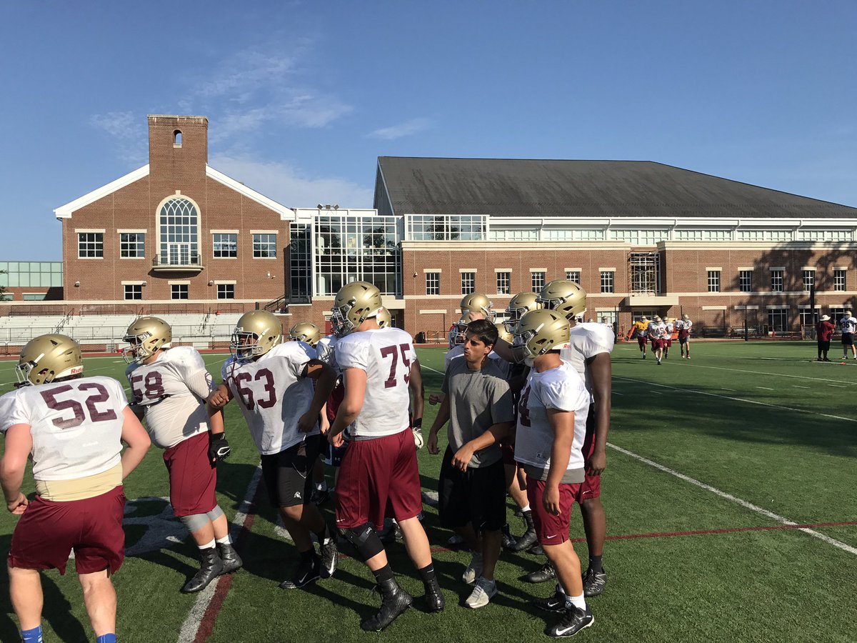 FordsFootball's tweet photo. Great night for football on the mainline https://t.co/bgJ3vs7Z1H