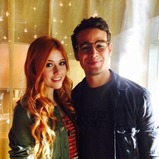 DesirableArtist's tweet image. Best Friend! [@thechoosenoone ]