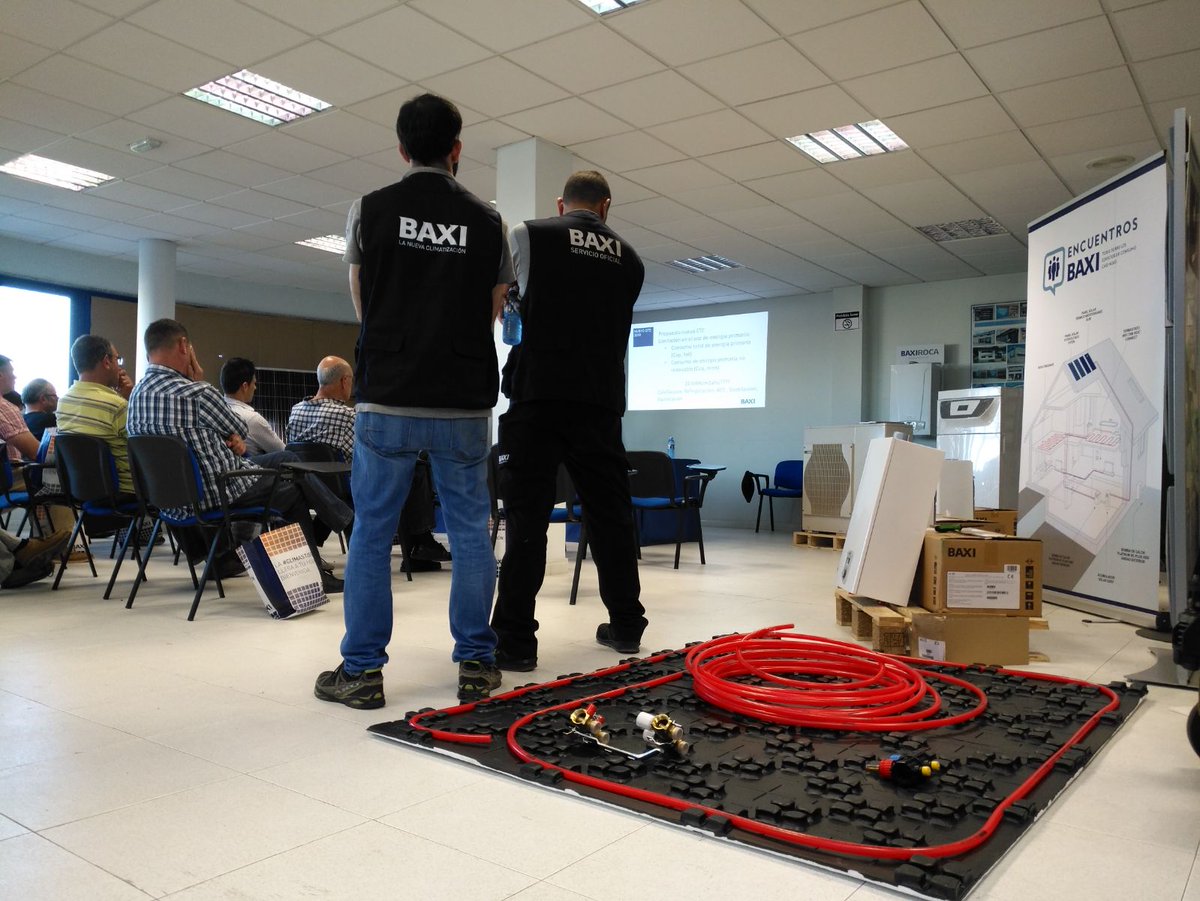 Victordelpozom's tweet photo. De las charlas de @BAXI_ES nadie se levanta y siempre controlando no sobrepasar el aforo.Gracias a #Dielectro Burela x la gran convocatoria https://t.co/0d8PkUbIbW
