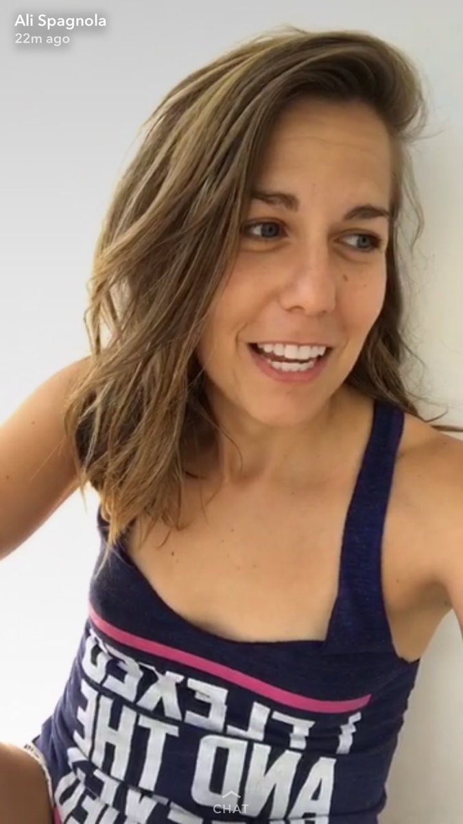 ThatGeekyNerd_'s tweet photo. Having a busy day at work, but it all gets better when @alispagnola is on snap π #PrettyPaly #SpagsChat https://t.co/9XNaekmZ72