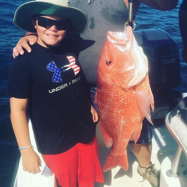 StGeorgeIsland's tweet photo. @captjeremy1  will put you on 'em, kids! "23 lb whopper #catchandrelease #saltlife #reelfishceo #florida #sgi #parkerboats" 📷: @captjeremy1 https://t.co/wMXAzcAP3K