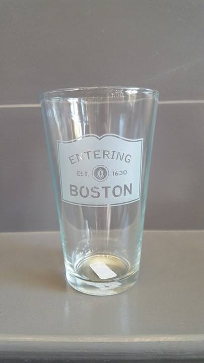 OnCentreJP's tweet photo. Father's Day is this Sunday! Grab a pint or stemless wine glass for that special man in your life! 🍷🍺
#HappyFathersDay #drinkup #ShopLocal https://t.co/Y1JY8Asp1X