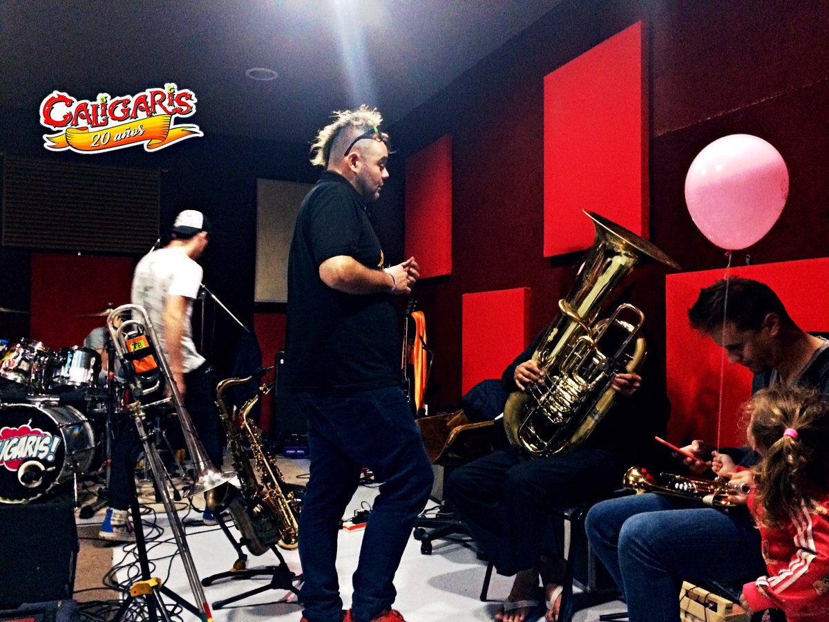 MartinCaligaris's tweet photo. Terminó el ensayo de hoy!!! La semana que viene llegan los productores y se graba la pre Producción!!! Se vienen temas nuevos!!! https://t.co/ouzFXUycUU
