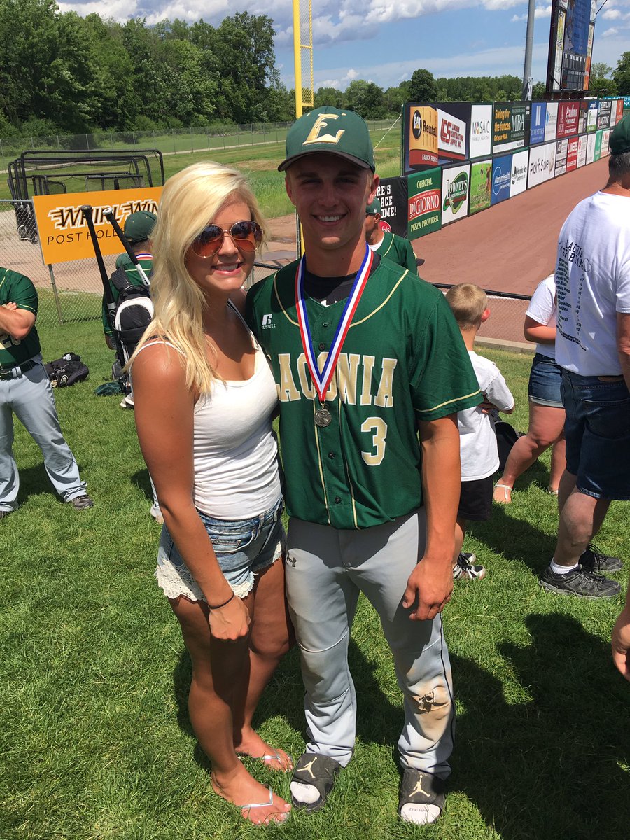 RedekerMorgan's tweet photo. very proud girlfriend🤗⚾️ @beattie33_3 https://t.co/P7Mnd9yPcH