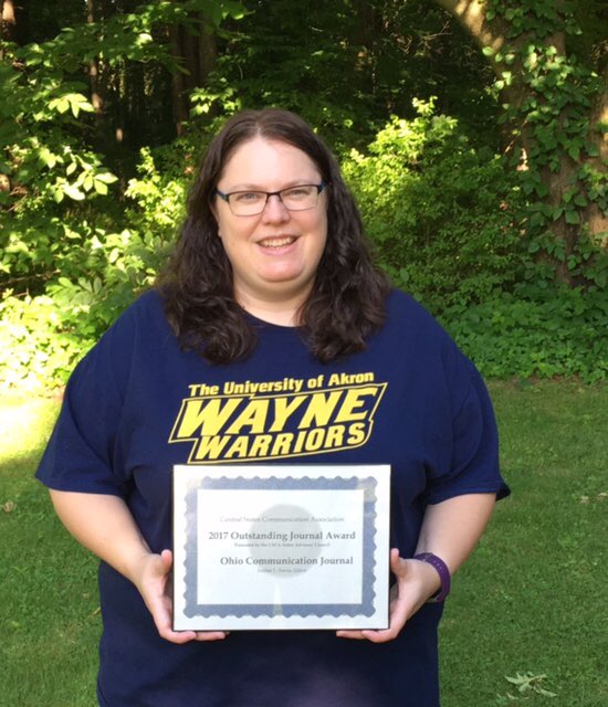 OhioCommAssoc's tweet image. #tbt To that time received the Outstanding Journal Award at #csca17! Congrats (again) to our editors! #awardwinning #academicjournal