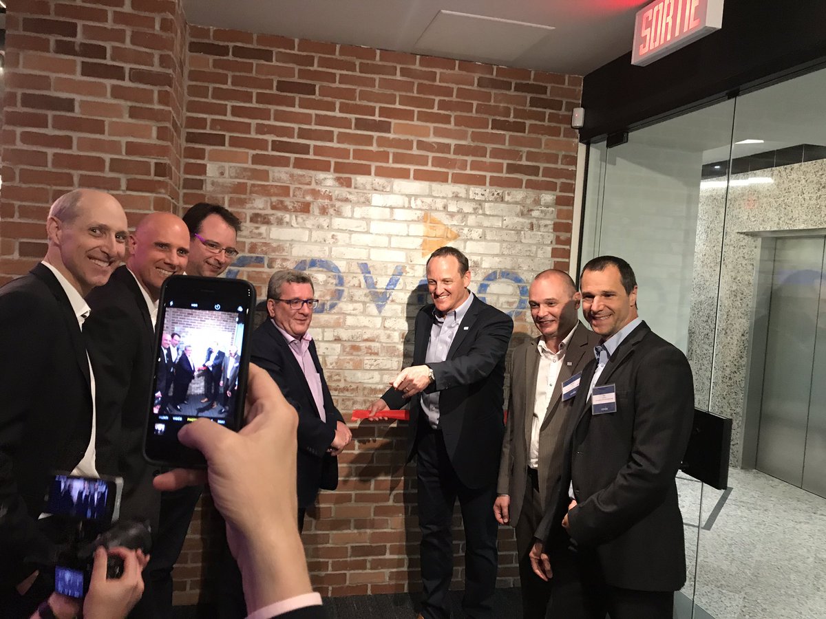KarlBlot's tweet photo. Ce moment magique où le CEO de Coveo et le maire de Québec coupe le ruban. ✂️ #coveolife #grandopening @coveo @villequebec https://t.co/D1hIBNpZC4