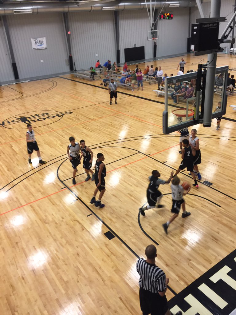 Wichitahoops's tweet photo. The 1st round of games for week 4 of the Summer @ICTHoopsLeague is underway! #DevelopTheFuture #ChaseForThe🏆 https://t.co/JpMJkrJ8xq