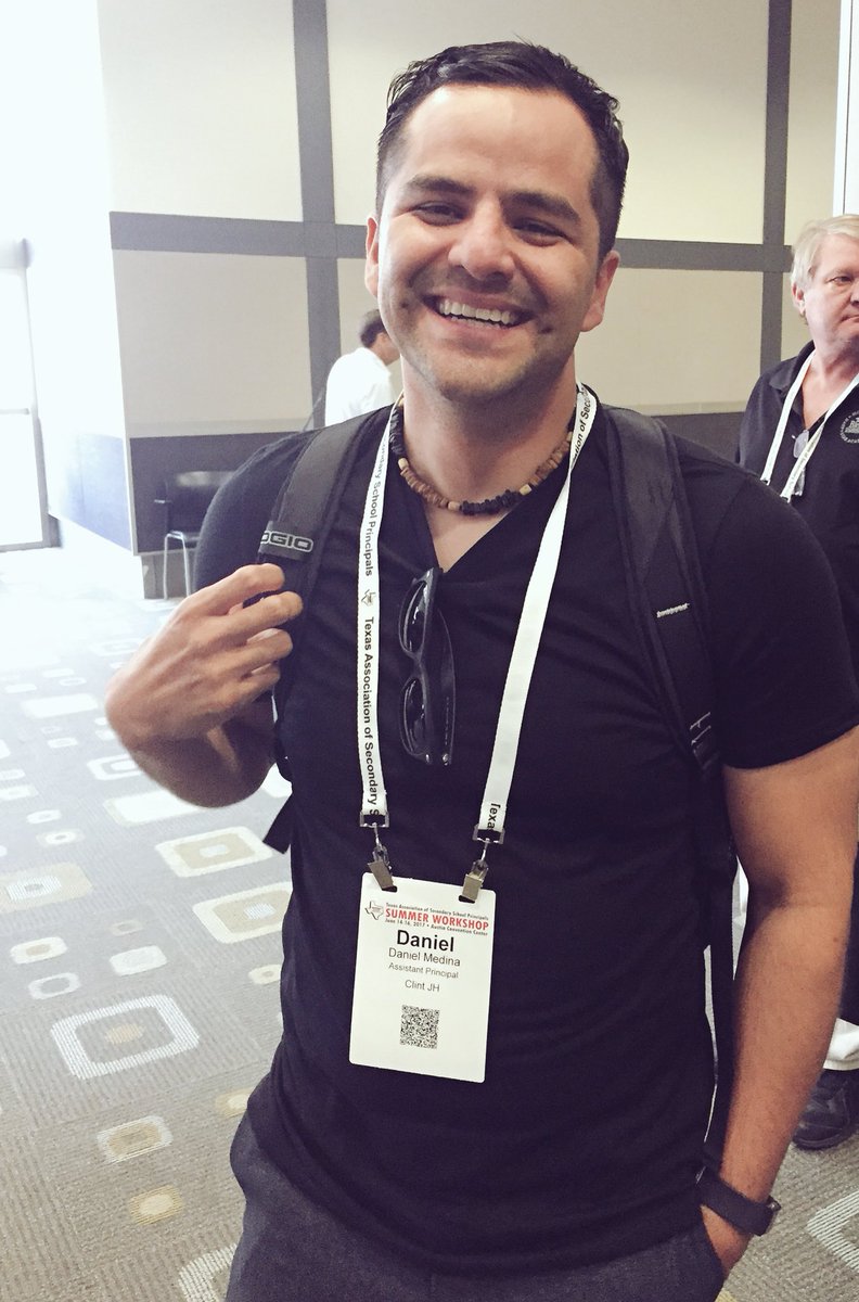 FORtheValley_DM's tweet photo. @josie1591 you caught the best moment in this picture! #TASSP2017 #smilingalltheway #doppleganger https://t.co/i0BVl3DKmx