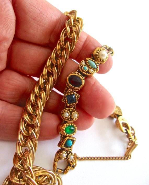 renaissancefai's tweet photo. https://t.co/k4v32myt23 #goldettebracelets #sliderbracelet #2bracelets #braceletlot #goldchainbracelet #vintagebracelets https://t.co/TDsfcAWnD2