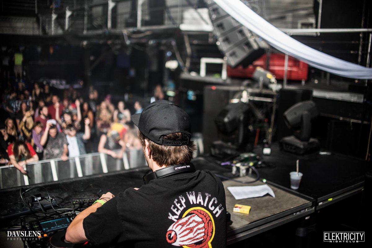 dakotabassmusic's tweet photo. Last Friday with @XaeboR was absolutely insane! ❤️🔪
📸@Davslens https://t.co/mzreSSMdH6