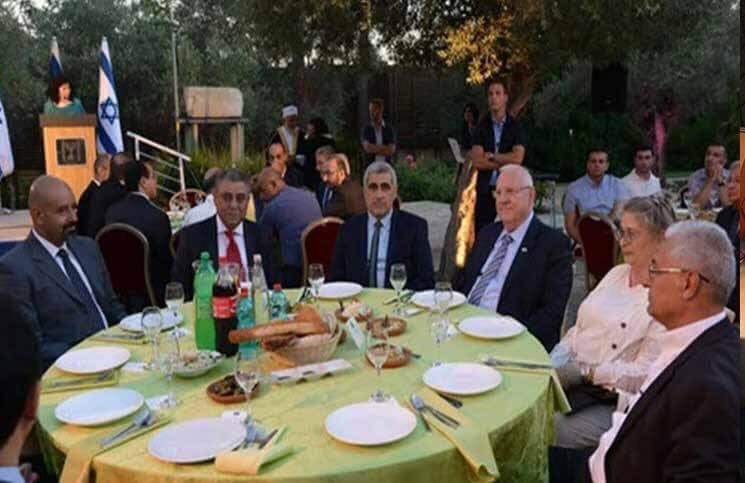 aabasmrmr's tweet photo. #شهر_رمضان
سفراء الأردن ومصر وتركيا وكازخستان على مائدة إفطار رئيس كيان العدو الإسرائيلي اليوم...؟ 

🇮🇱🇹🇷🇯🇴🇪🇬 https://t.co/VV9ueK2faL