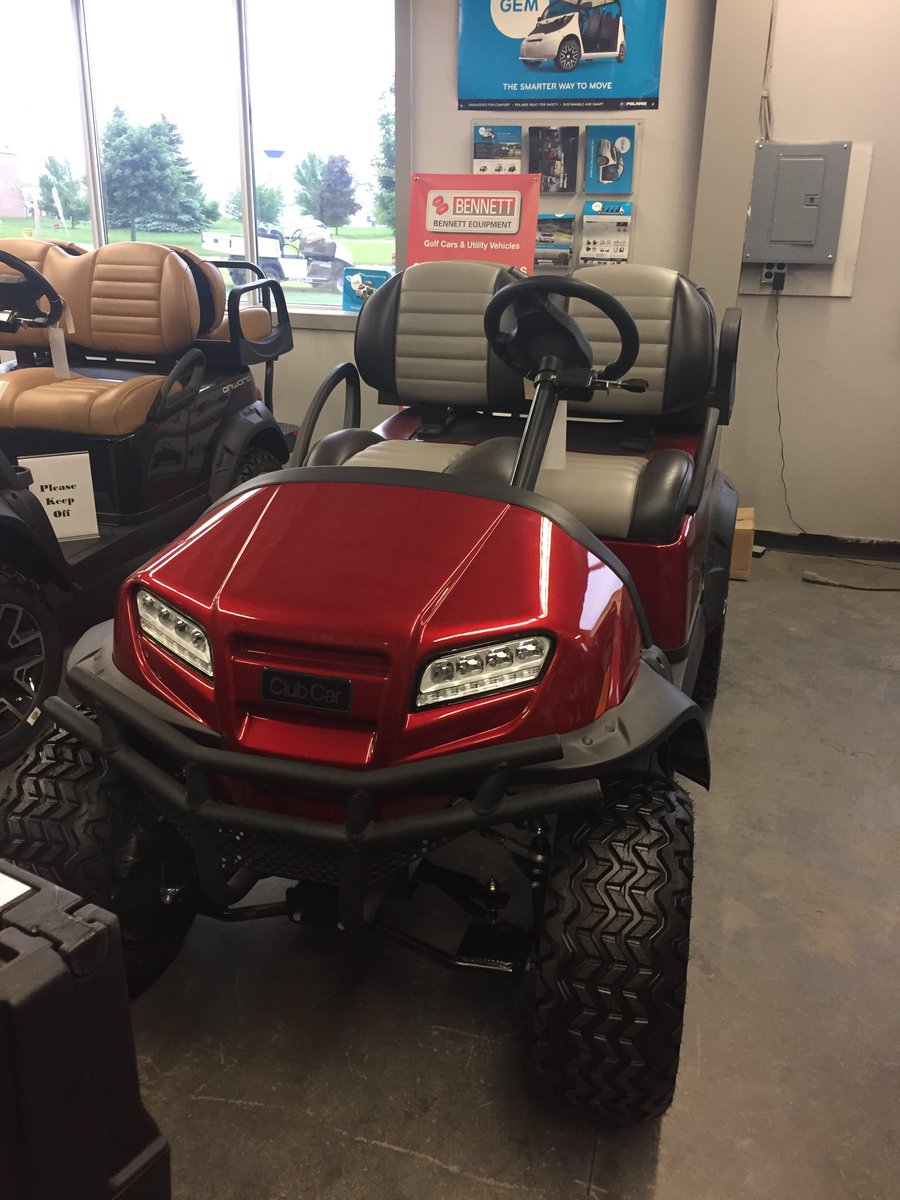 Canadianeh79's tweet photo. I am liking the looks of the new Club Car Onward. #shopcart #electric https://t.co/WcxwXVq3ok