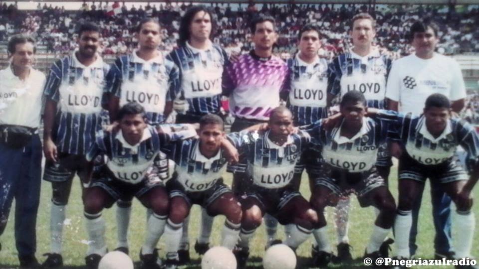 #Tbtnegriazul Mineros de Guayana en la temporada 1996.
¿Cuantos reconocen? 
Hoy uno sigue activo en el fútbol.