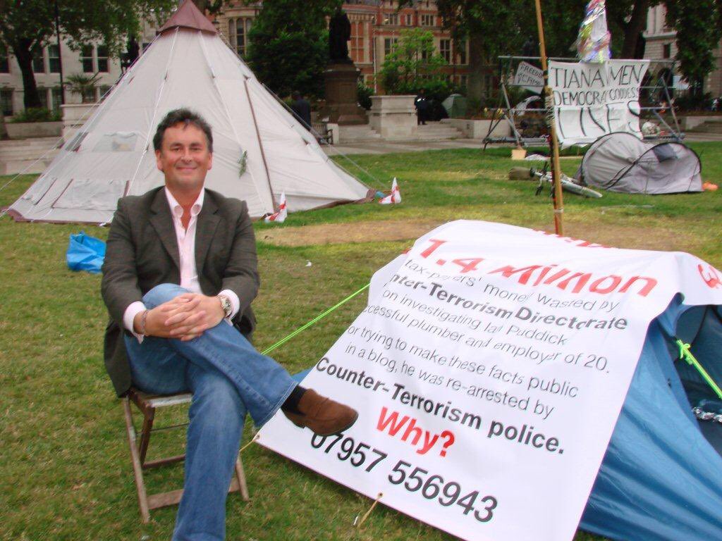 Ian puddick protest police corruption