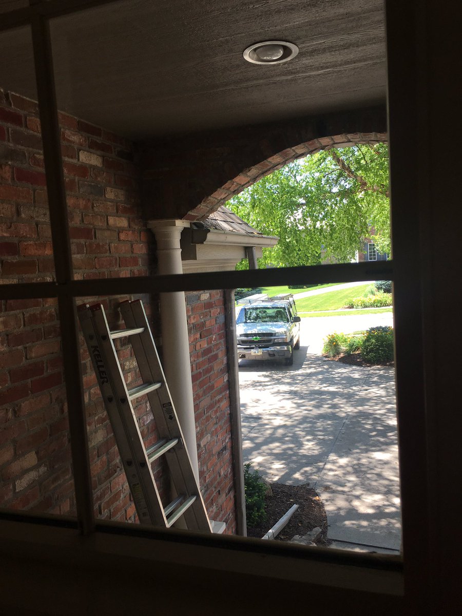 WindowsBdm's tweet image. If you know anyone that would like there windows clean please have them give BDM Window Cleaing a call, get a $20.00 for every referral.