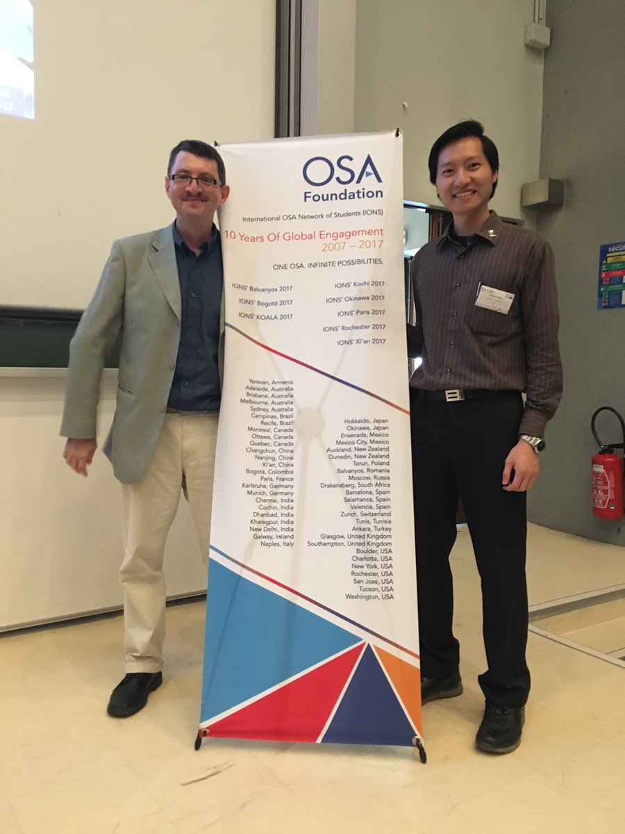 NicholasHLW's tweet photo. Great to meet @johnmdudley again at #IONSParis2017! Thanks for the interesting history &amp; overview of #solitons 〰🌊
@IONS_P17 @OpticalSociety https://t.co/7zMaeEw9rI