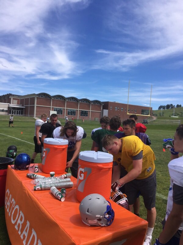 CSCFootball's tweet photo. As always, campers were treated to ice cold refueling @Gatorade today at the Eagle Prospect Camp #WinFromWithin #CSCCamp 🦅🦅 https://t.co/8907dIySVX